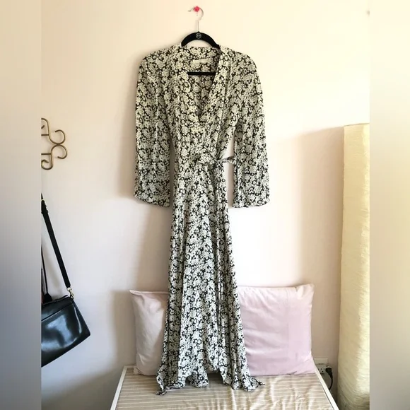 Doen Augusta Dress in Faded Queen Anne's Floral (minor spots) - Picture 7 of 16